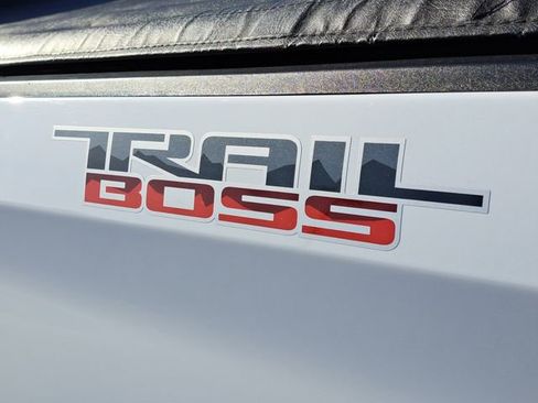 Used 2021 Chevrolet Silverado 1500 Custom Trail Boss image 25