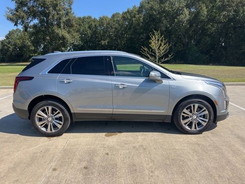 Certified 2025 Cadillac XT5 Premium Luxury image 9