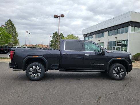 New 2026 GMC Sierra 2500 Denali w/ Denali Reserve Package AWD/4WD image 2