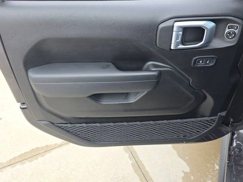 Used 2022 Jeep Wrangler Unlimited Sport image 23