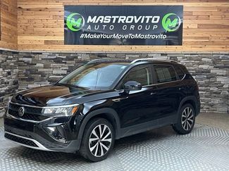 Used 2022 Volkswagen Taos SE w/ Panoramic Sunroof Package AWD/4WD video 3
