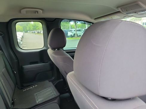 Used 2021 Nissan Titan SV w/ Accessory Utility Package RWD image 11