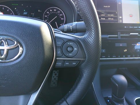 Used 2019 Toyota Avalon Touring image 21