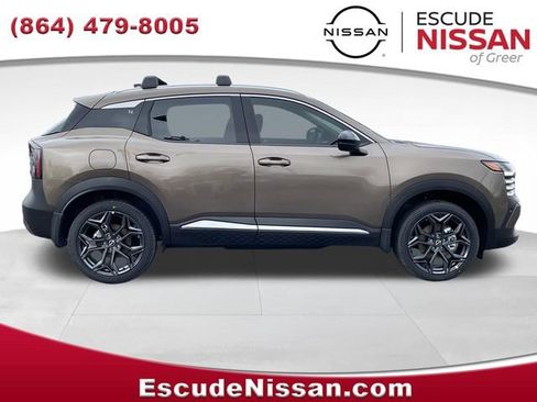 New 2026 Nissan Kicks SR w/ Cold Weather Package FWD image 2