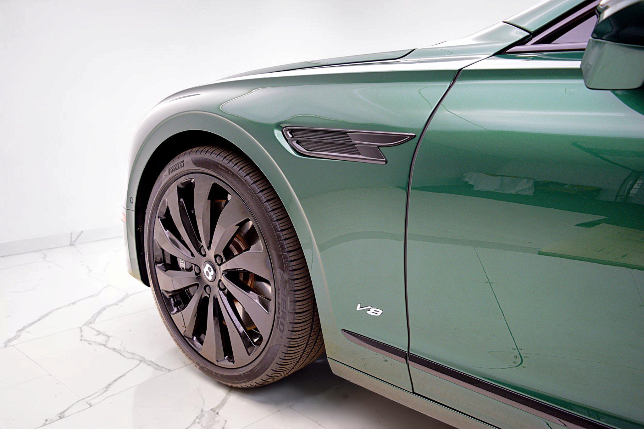 Certified 2022 Bentley Flying Spur V8 AWD/4WD image 12