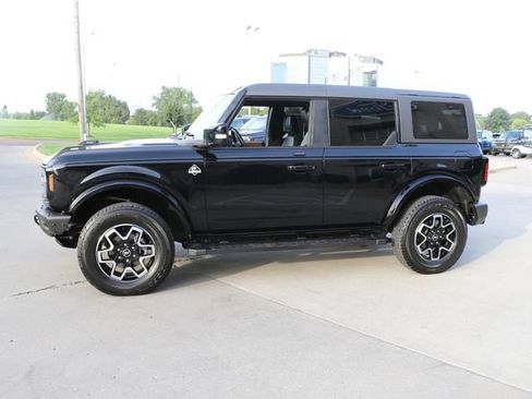 Used 2023 Ford Bronco Outer Banks AWD/4WD image 4