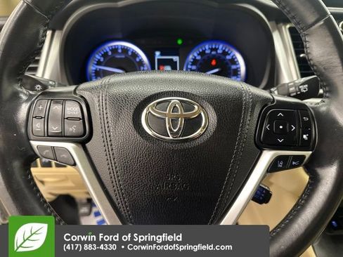 Used 2018 Toyota Highlander Limited image 25
