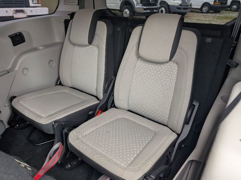 Used 2019 Ford Transit Connect XLT image 10