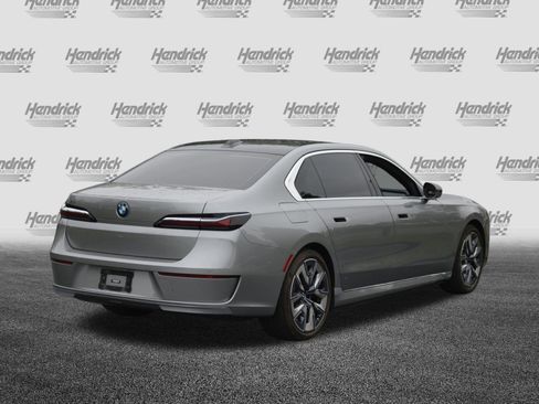 Certified 2023 BMW i7 xDrive60 AWD/4WD image 11