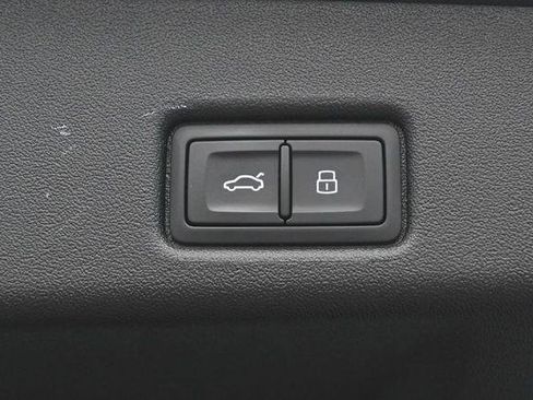 Certified 2025 Audi Q5 Premium w/ Convenience Package AWD/4WD image 32