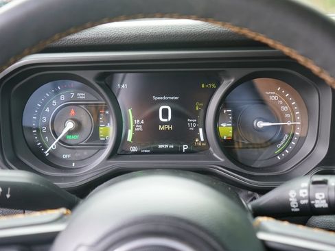 Used 2024 Jeep Wrangler Unlimited AWD/4WD image 18