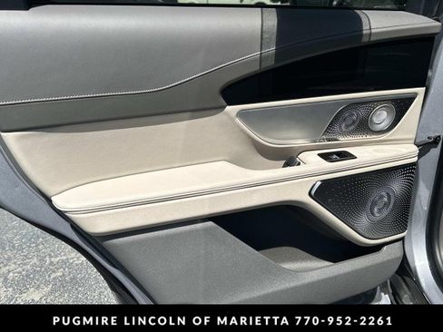 Used 2025 Lincoln Nautilus Reserve AWD/4WD image 11