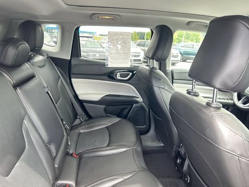 Used 2022 Jeep Compass Limited w/ Sun and Sound Group AWD/4WD image 18