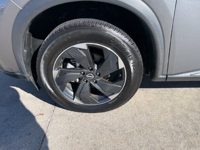 Used 2024 Nissan Rogue SV AWD/4WD image 29