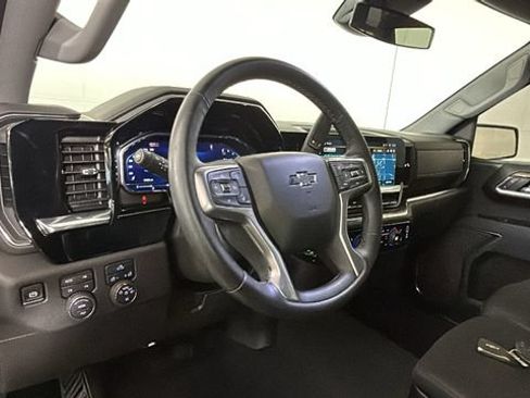 Used 2025 Chevrolet Silverado 1500 LT Trail Boss AWD/4WD image 13