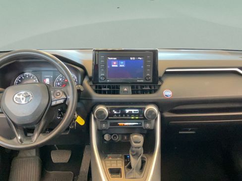Certified 2022 Toyota RAV4 LE AWD/4WD image 27