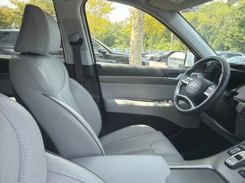Used 2025 Hyundai Palisade SEL FWD image 11