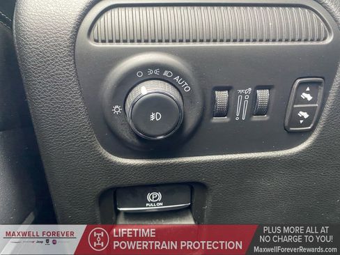 Used 2024 Jeep Wagoneer Series II image 12