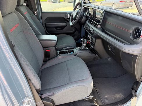 Used 2024 Jeep Wrangler Unlimited Rubicon AWD/4WD image 14