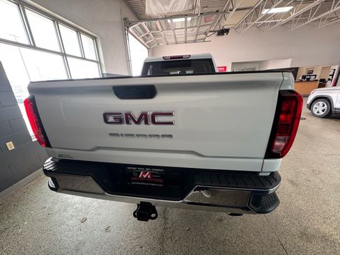 Used 2025 GMC Sierra 2500 Pro w/ Convenience Package AWD/4WD image 6