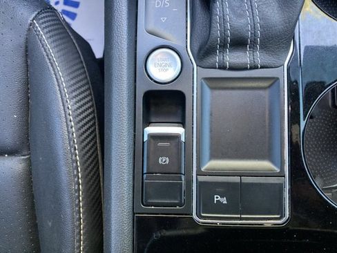 Used 2021 Volkswagen Atlas Cross Sport SEL R-Line image 28