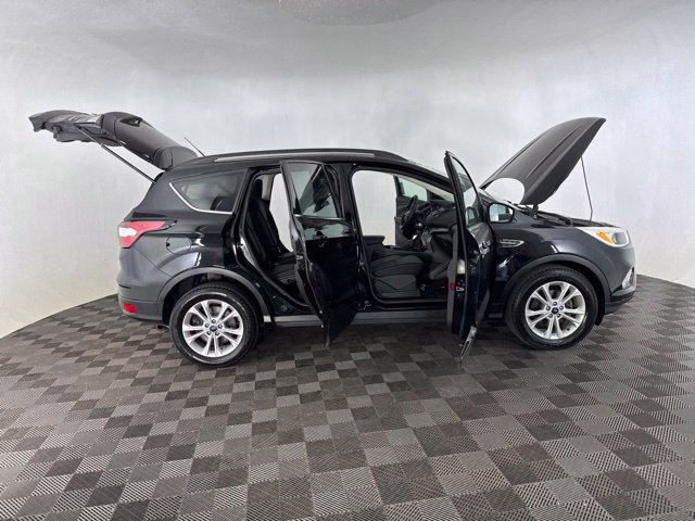 Used 2018 Ford Escape SE w/ Ford Safe & Smart Package FWD image 13