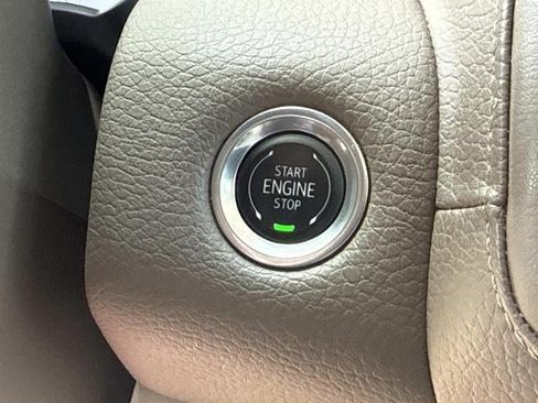 Used 2024 GMC Yukon XL Denali w/ Advanced Technology Package AWD/4WD image 27