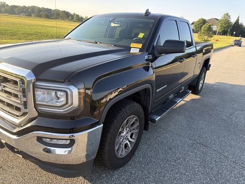 Used 2019 GMC Sierra 1500 SLE w/ SLE Value Package AWD/4WD image 5