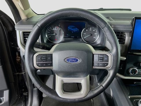 Used 2024 Ford Expedition XLT image 13