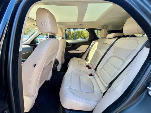 Used 2020 Jaguar F-PACE Prestige image 14