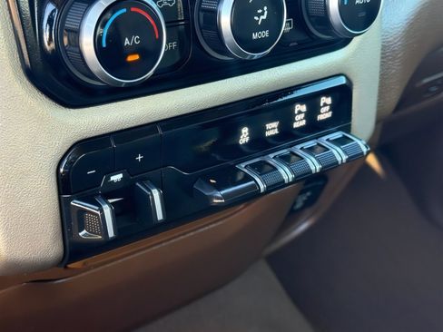 Used 2019 RAM 1500 Laramie image 23