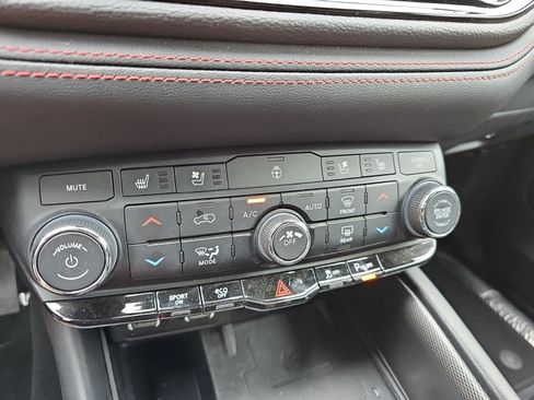 Used 2024 Dodge Durango R/T AWD/4WD image 21