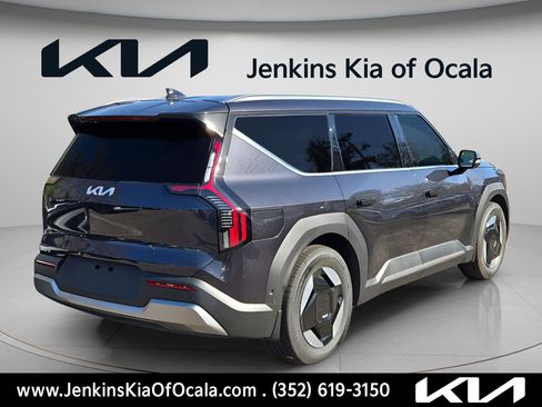 New 2026 Kia EV9 Wind AWD/4WD image 3