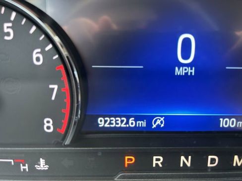 Used 2020 Ford Explorer Limited image 32