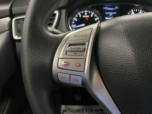 Used 2015 Nissan Rogue SV FWD image 16