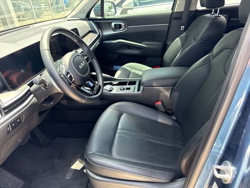 Used 2025 Kia Sorento EX AWD/4WD image 5