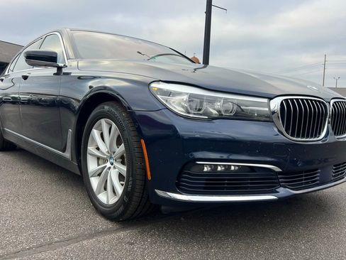 Used 2016 BMW 740i image 11