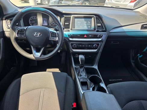 Used 2018 Hyundai Sonata SE FWD image 17