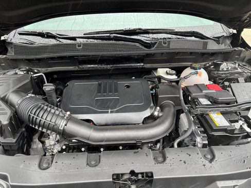 Used 2025 Chevrolet Blazer LT FWD image 33