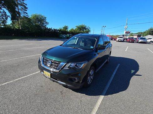 Used 2020 Nissan Pathfinder SV AWD/4WD image 2