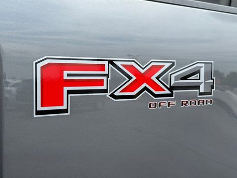 Used 2023 Ford F250 Lariat w/ Sport Appearance Package AWD/4WD image 44