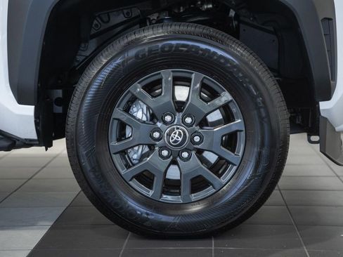 Used 2026 Toyota 4Runner SR5 AWD/4WD image 16