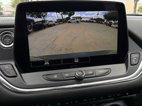 Used 2025 Chevrolet Blazer LT AWD/4WD image 18