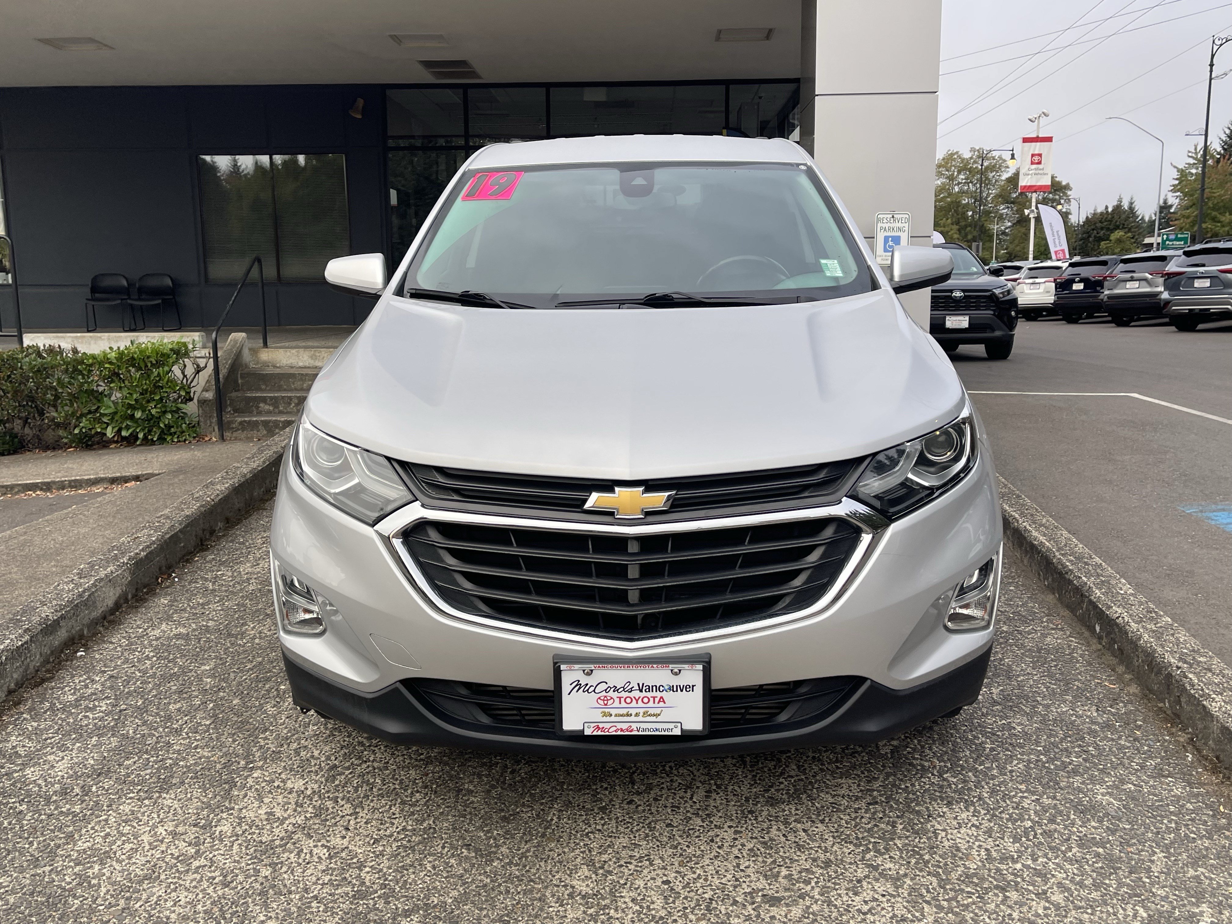 Used 2019 Chevrolet Equinox LT AWD/4WD image 2