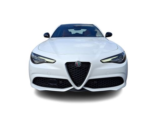 Used 2023 Alfa Romeo Giulia Veloce AWD/4WD image 2