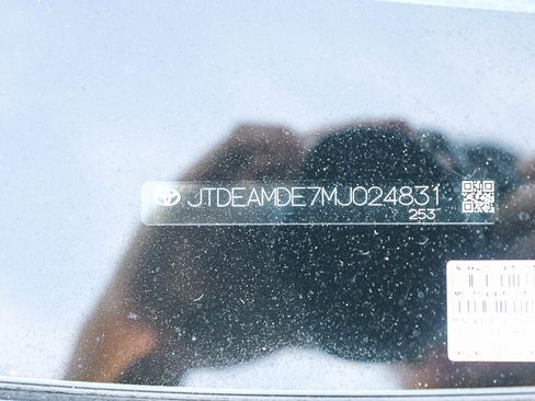 Used 2021 Toyota Corolla LE w/ Carpet Mat Package (TMS) image 30