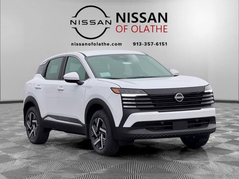 Certified 2025 Nissan Kicks SV w/ Illumination Package image 24