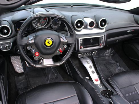 Used 2015 Ferrari California T image 25