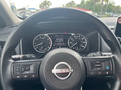 Used 2024 Nissan Rogue SV AWD/4WD image 14