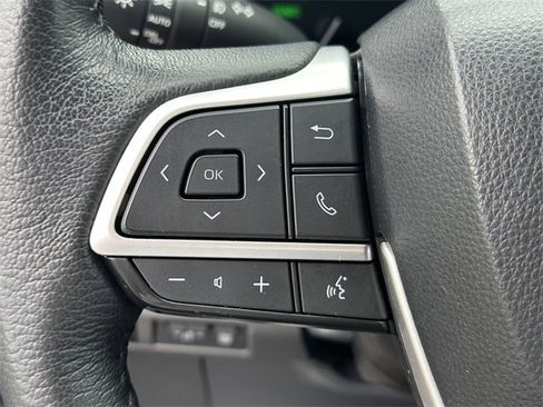 Used 2024 Toyota Sienna XLE image 24